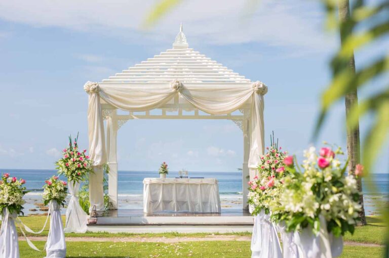 Decorate A Gazebo For A Wedding